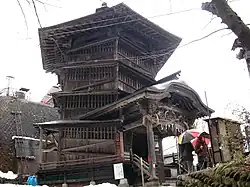 旧正宗寺三匝堂（会津さざえ堂）　重要文化財　1796年（寛政8年）建立　栄螺堂とは、江戸時代末から建てられた、関東から東北にかけてみられる螺旋状の仏堂。この会津さざえ堂は、内部に二重螺旋構造の階段を有する。