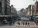 八坂神社側から望む祇園商店街