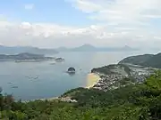 白石島の応神山付近から見た情景。