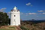 菅島灯台と右奥の神島