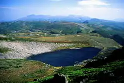 山頂から望む北沼と大雪山