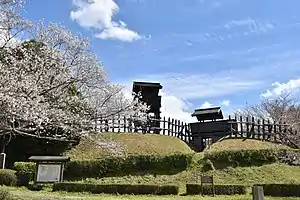 東条城主廓 櫓門・櫓（模擬再建）