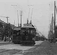 ダブルポールを使用する東京市電(1905年)