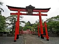 涼ヶ岡八幡神社鳥居