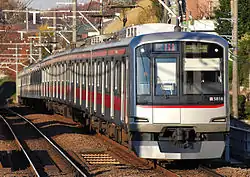 東横線用に転用された5000系（5118F・2011年12月 妙蓮寺駅）