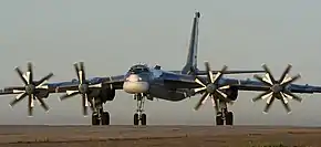 エンゲリス空軍基地から離陸するTu-95MS