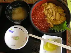 ムラサキウニのウニイクラ丼