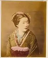 1870年頃の和服の日本人女性