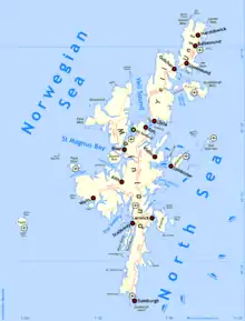 シェトランド諸島の地図。 主な島々は南北に連なっており、北側でノルウェー海、東と南側で北海に面している。