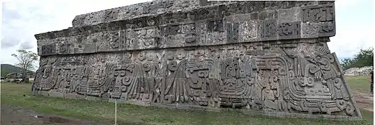 ショチカルコの古代遺跡地帯（1999年）