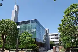 横須賀学院校門とチャペル棟